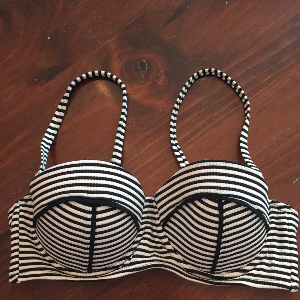 Retro style bikini top